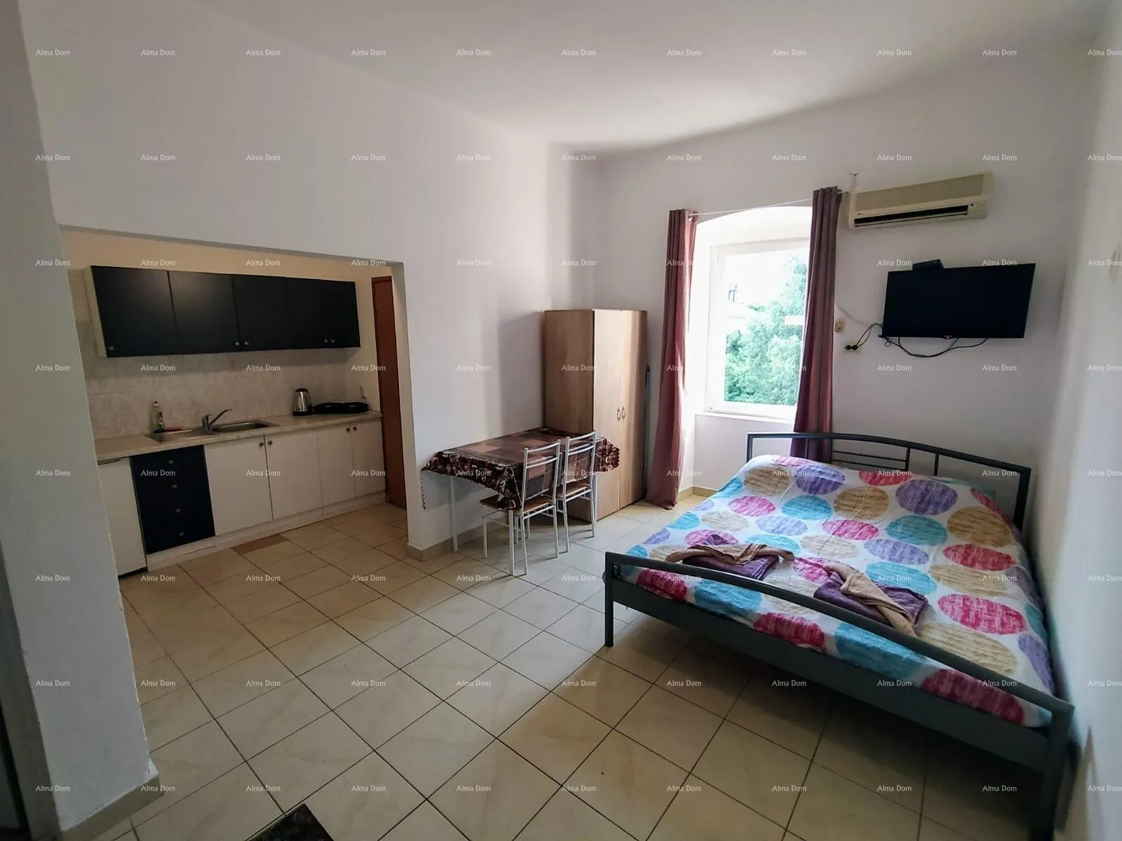 stan pula, strogi centar – 90,30 m² | 4 uređena studio apartmana | pogled na zlatna vrata | uhodan turistički posao - slika 4
