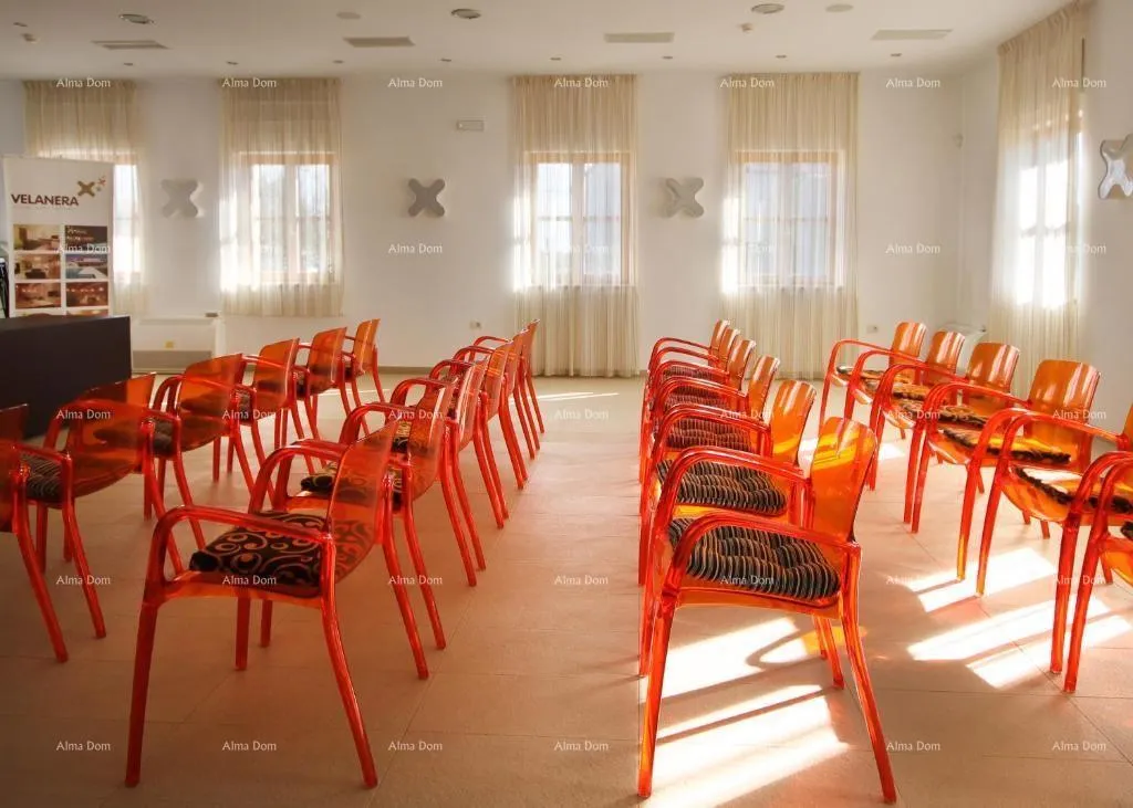 poslovni prostor hotel i restoran. blizina grada pule. veliki građevinski teren uz hotel, mogućnost gradnje vile. - slika 23