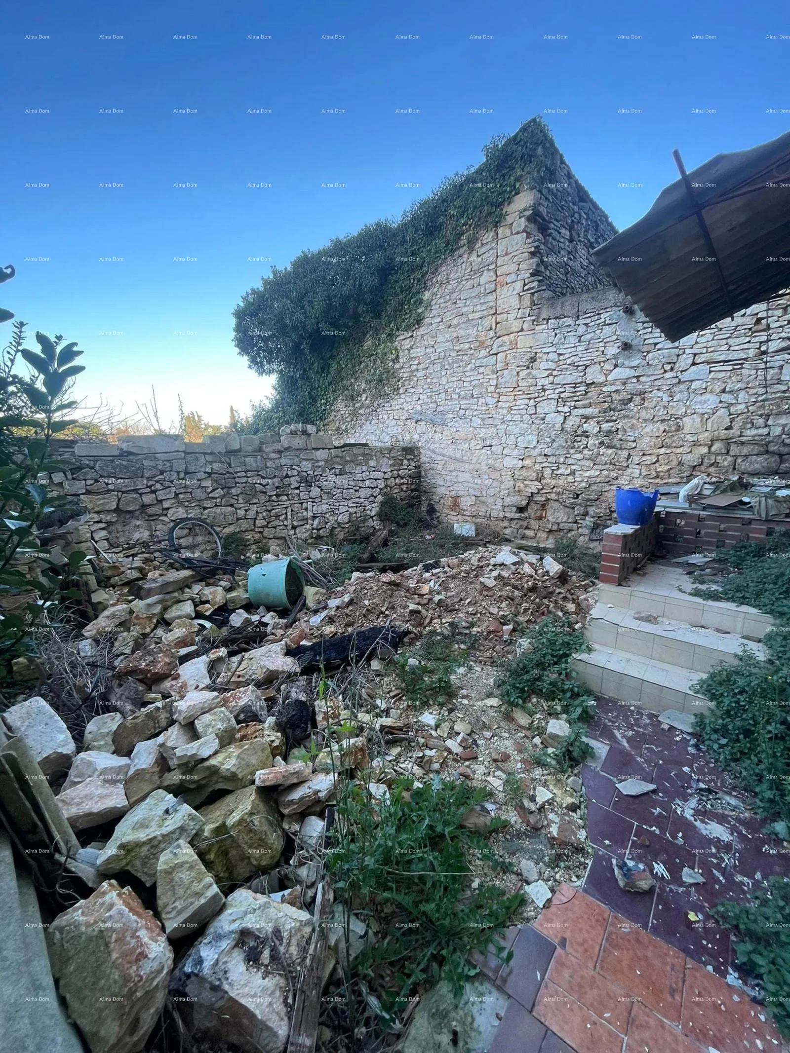 kuća prodaje se kamena kuća za renovaciju u srcu vodnjana - slika 5