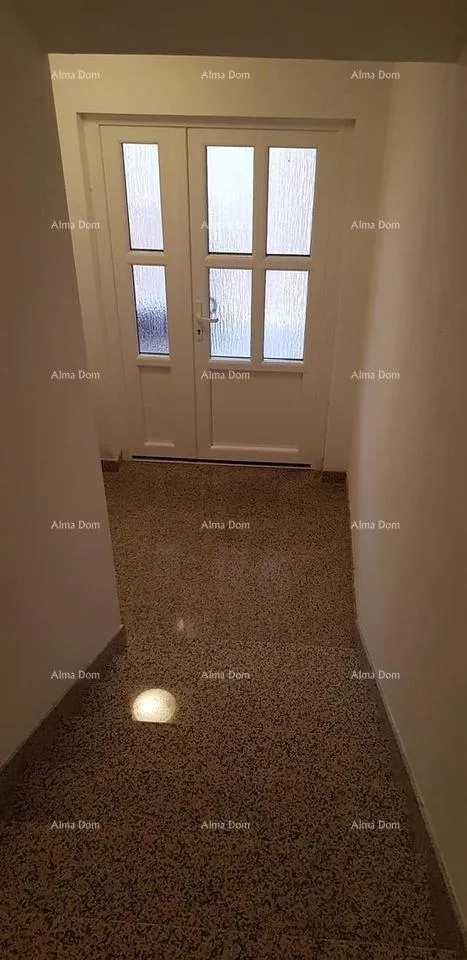 stan prodaja velikog stana sa vrtom, tar, vabriga! - slika 7