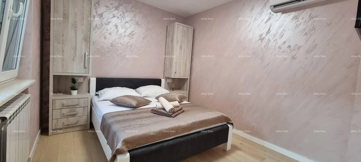 kuća blizna grada svetvinčenat. dvojna kuća okružena zelenilom. - slika 11