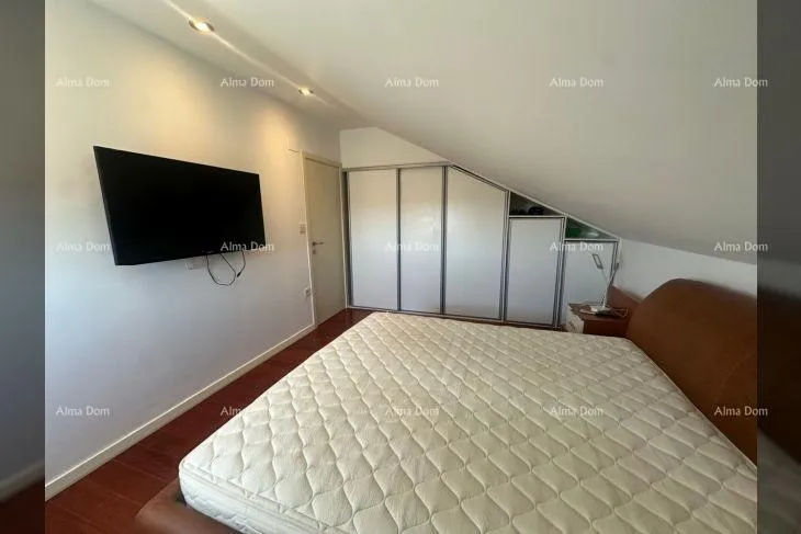 stan poreč – prostrani penthouse s velikom terasom i pogledom na more - slika 9