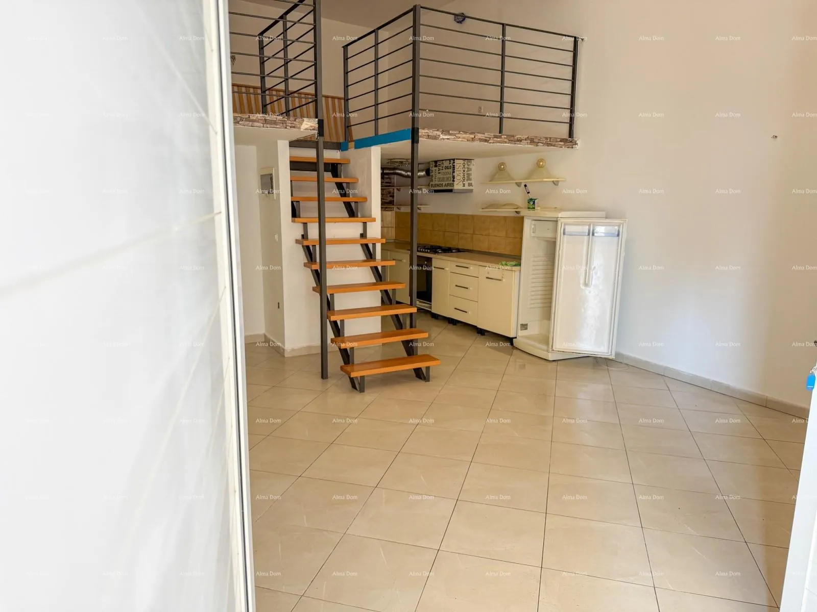 stan stan s galerijom, labin - slika 2