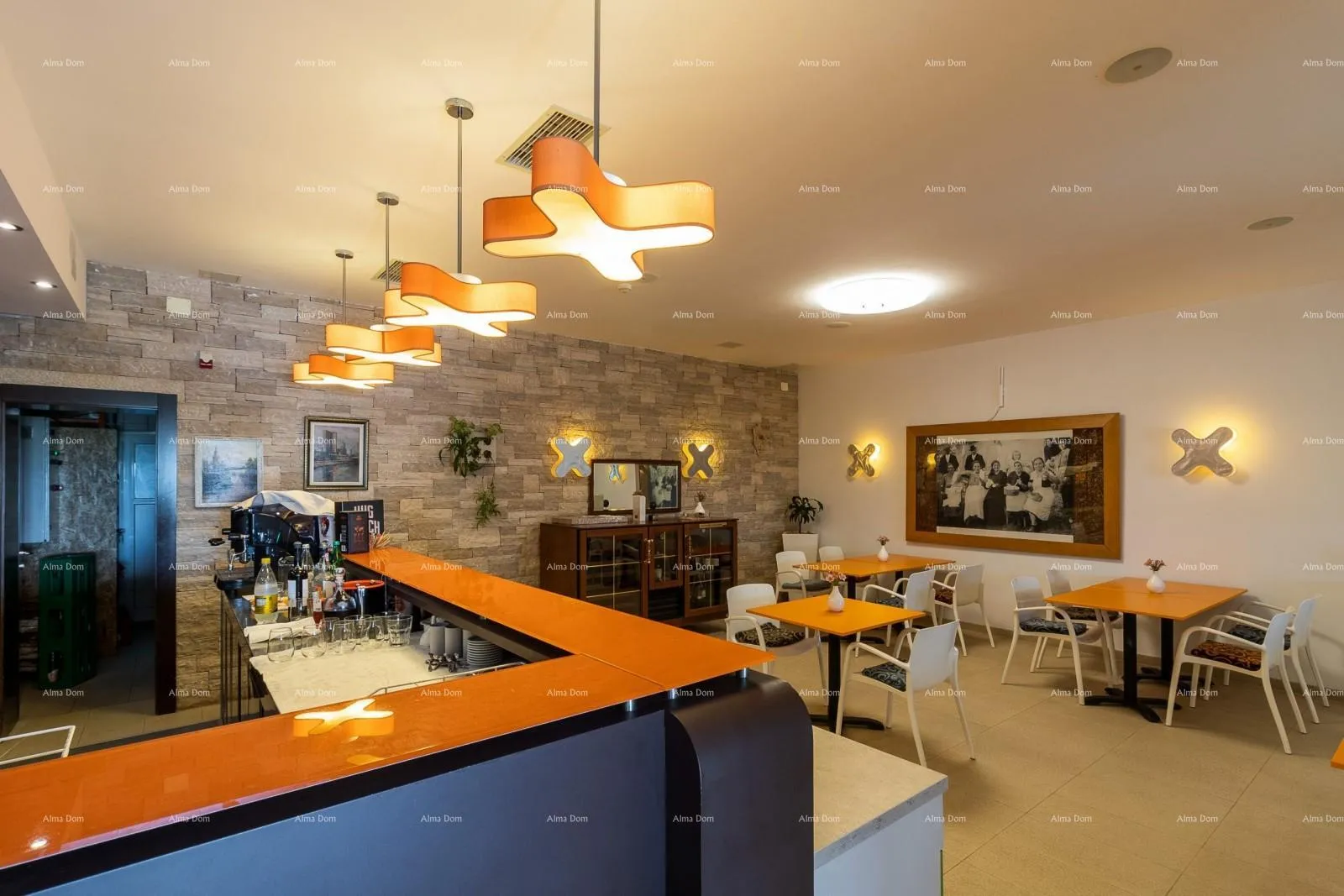 poslovni prostor hotel i restoran. blizina grada pule. veliki građevinski teren uz hotel, mogućnost gradnje vile. - slika 3