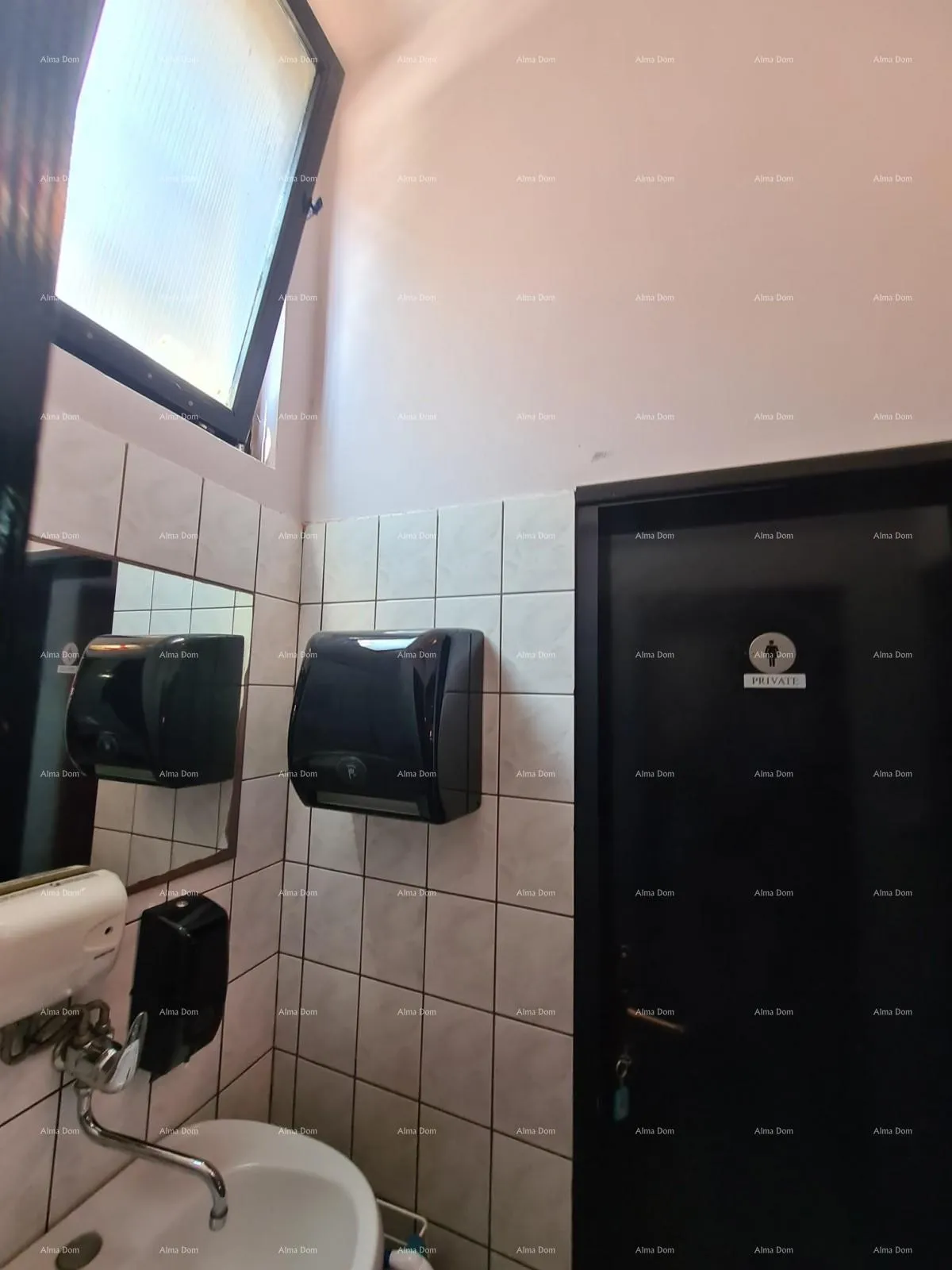 poslovni prostor na prodaju – poslovni prostor u strogom centru pule (tržnica) - slika 14