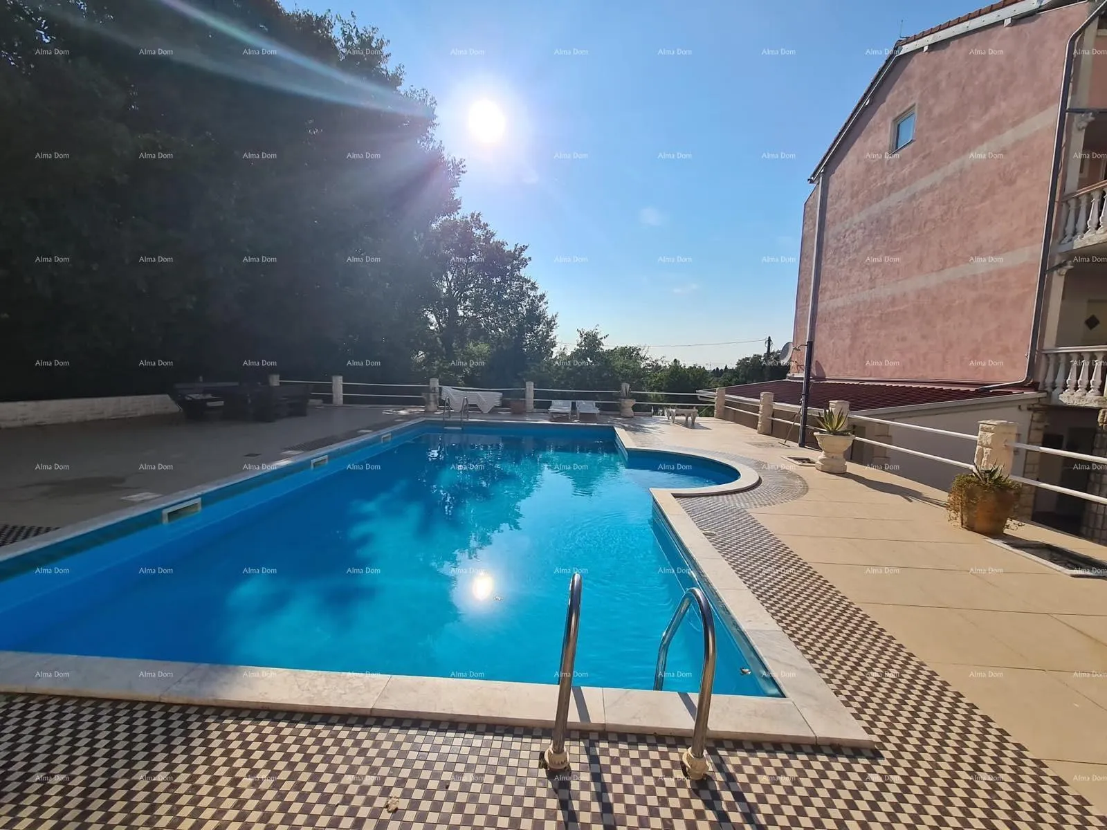 stan prizemni apartman s lođom i bazenom. medulin. - slika 2