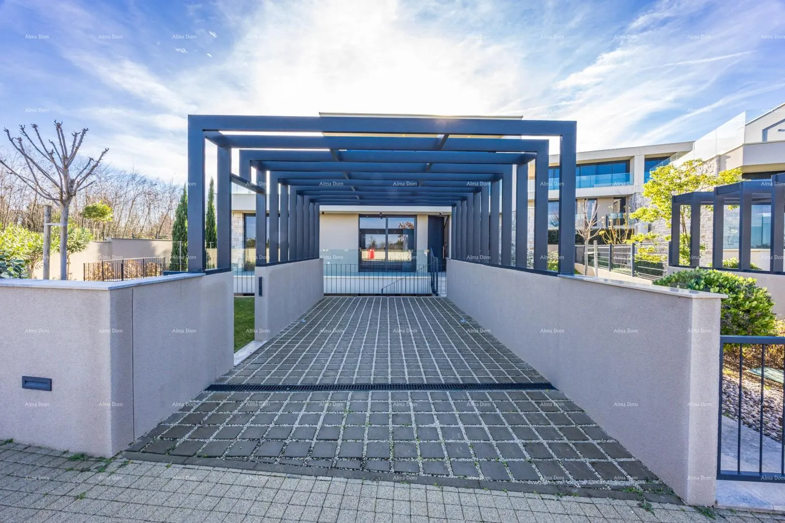 Kuća Prvi red do mora! Luksuzna kuća u Umagu, 300 m od mora - savršena za obitelj s modernim sadržajima