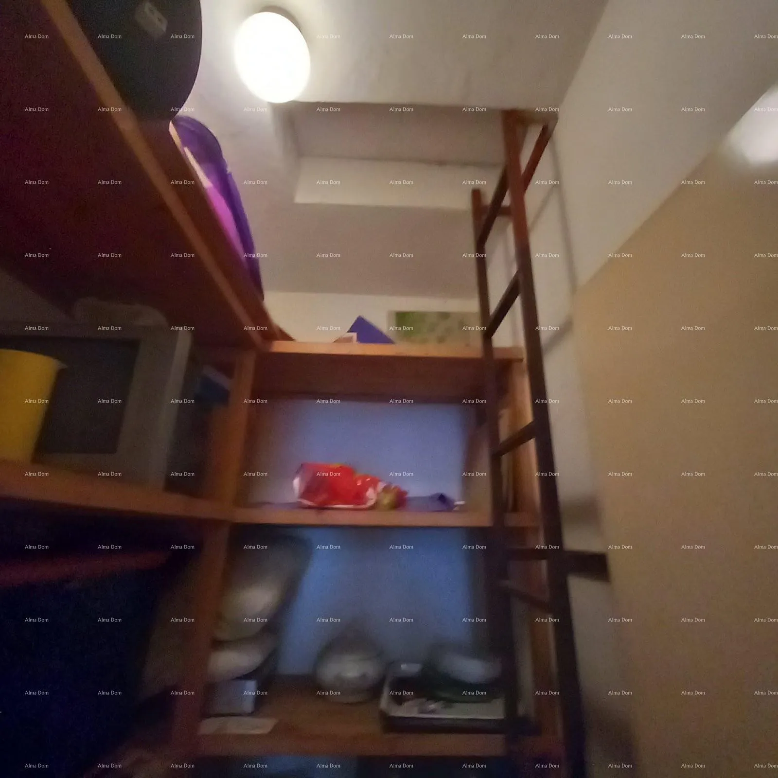kuća prodaja, ližnjan , kuća u nizu sa tri apartmana. - slika 43