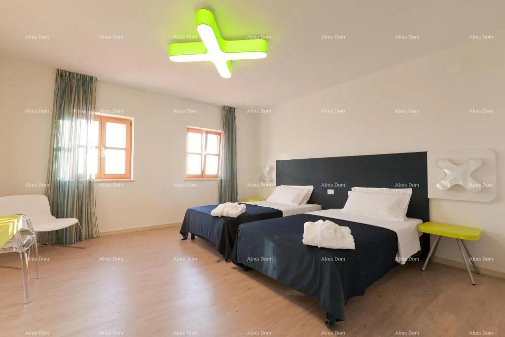 poslovni prostor hotel i restoran. blizina grada pule. veliki građevinski teren uz hotel, mogućnost gradnje vile. - slika 21