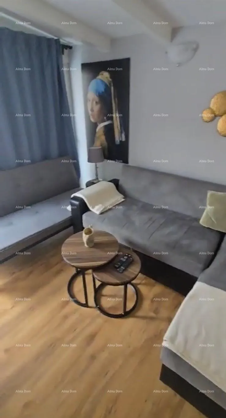 Stan Prodaje se stan 83 m² – Pula, centar