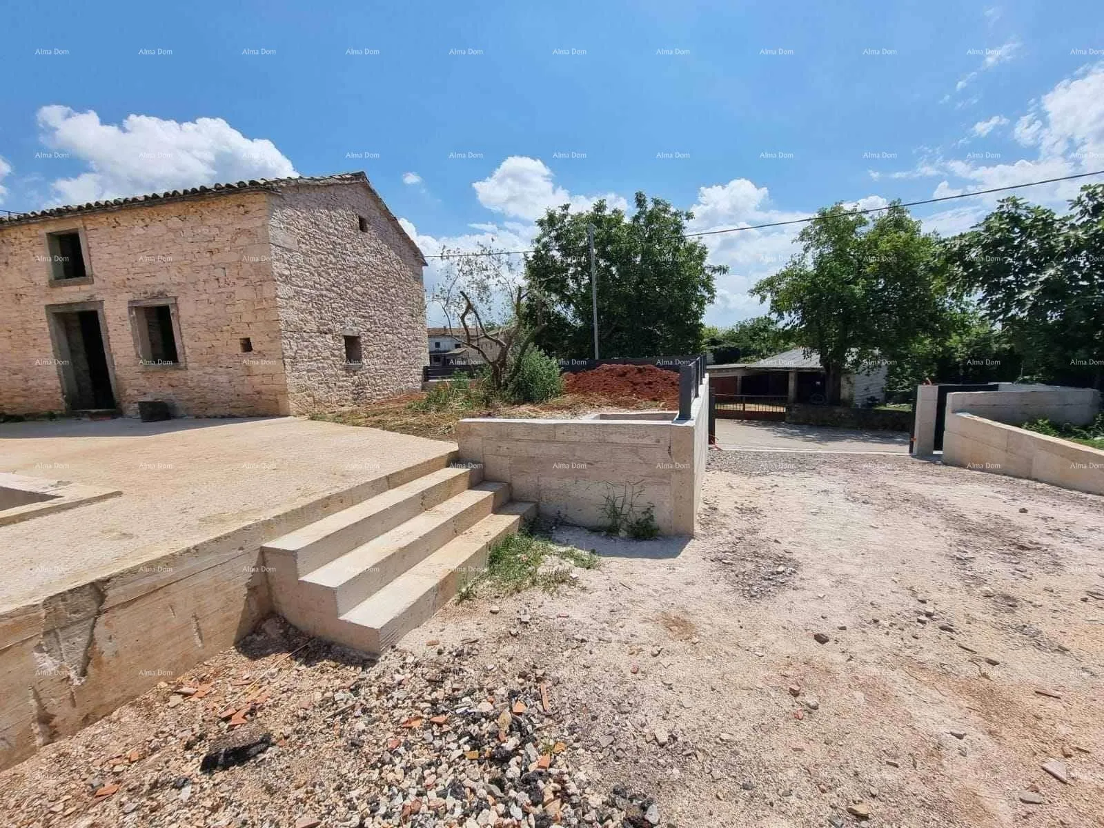 kuća prodaje se kuća u renovaciji – žminj - slika 2