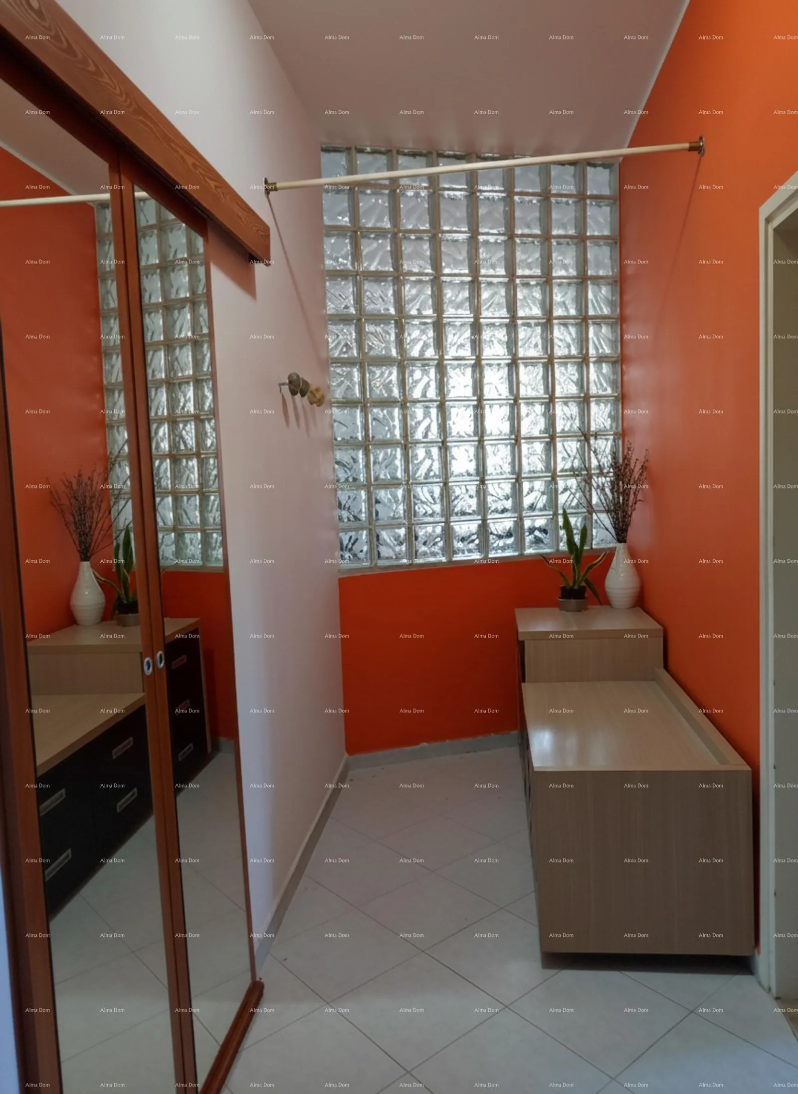 stan prostran trosobni stan površine 81 m², neposredna blizina suda, pula veruda - slika 16