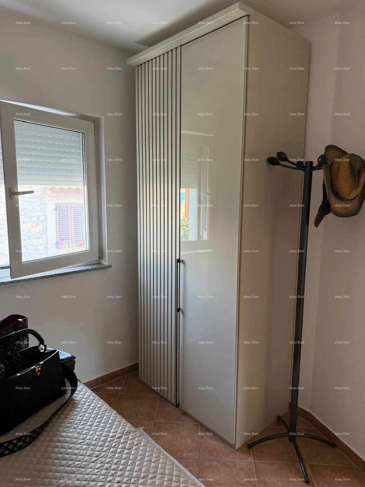 kuća prodaja - renovirana kuća na odličnoj lokaciji s dva apartmana i predivnim pogledom , medulin! - slika 17