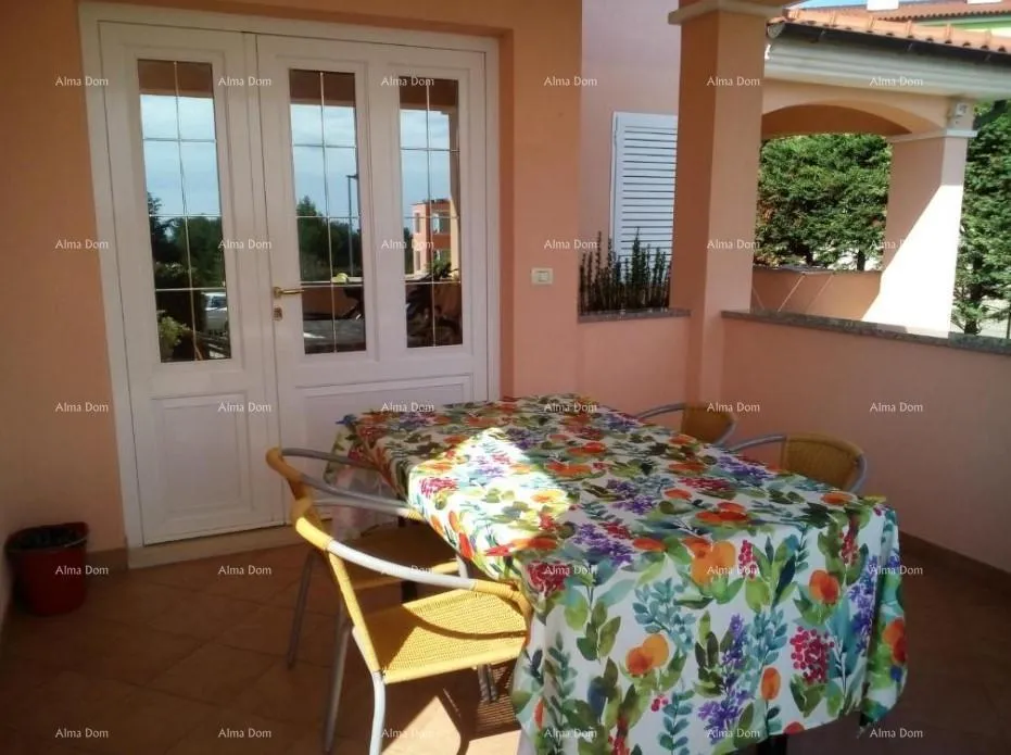 kuća prodaje se kuća sa 5 apartmana i pogledom na more, premantura - slika 4