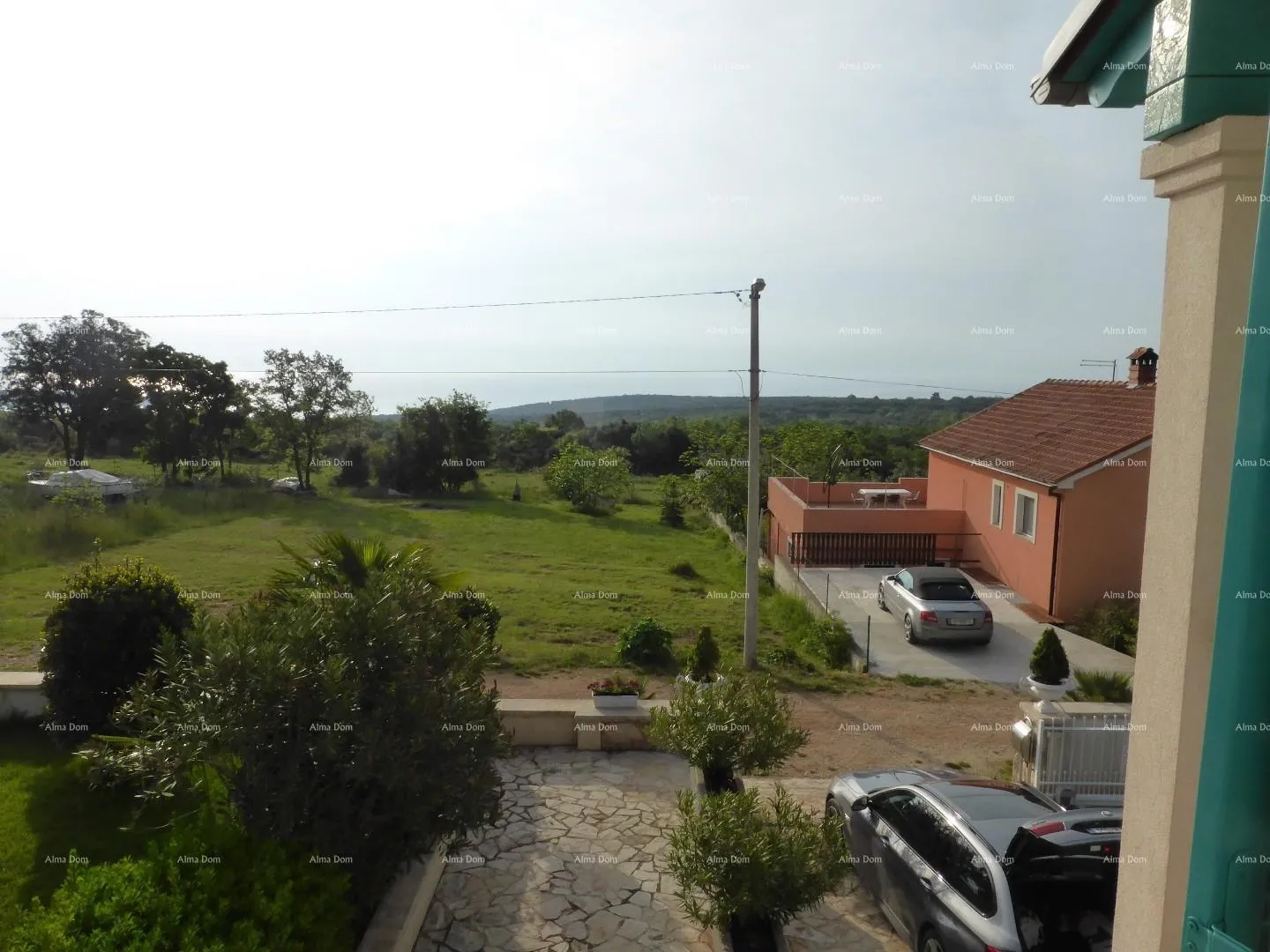 kuća prodaje se vila, blizina marčane. - slika 17