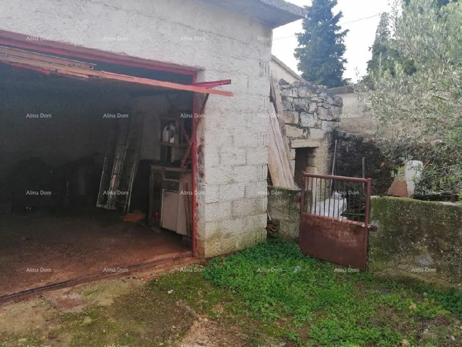 građevinsko zemljište građevinski teren sa 3 manja legalizirana objekta. vareški. - slika 9