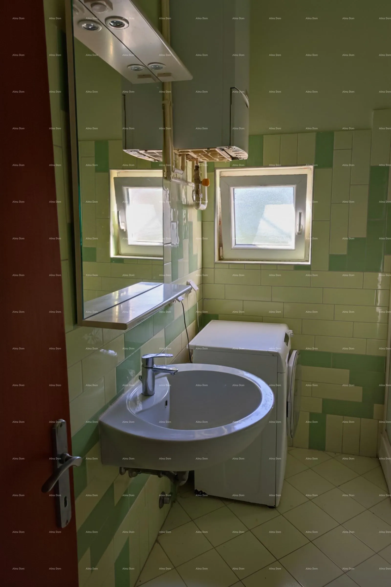 stan prostran trosobni stan površine 81 m², neposredna blizina suda, pula veruda - slika 13