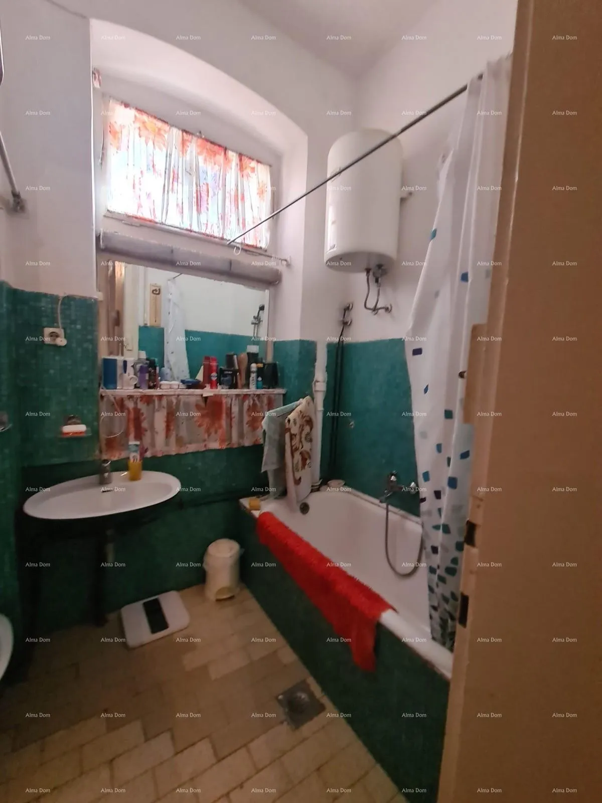stan stan u prizemlju s dvorištem i garažom – centar pule - slika 13