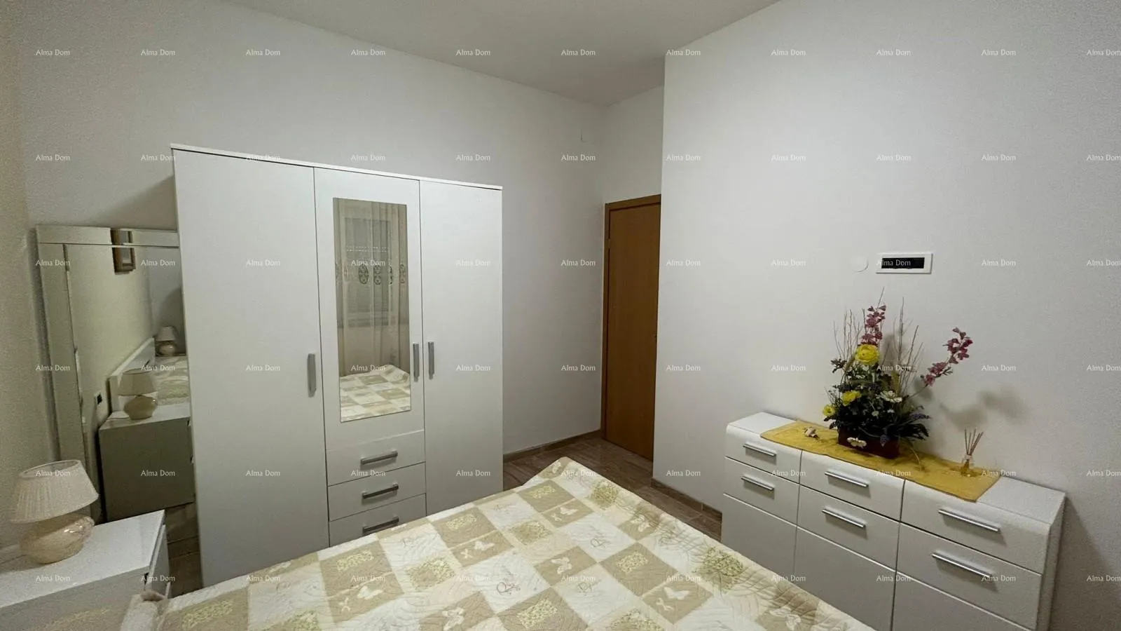 kuća prodajemo kuću sa više apartmana i bazenom. pula veli vrh. - slika 35