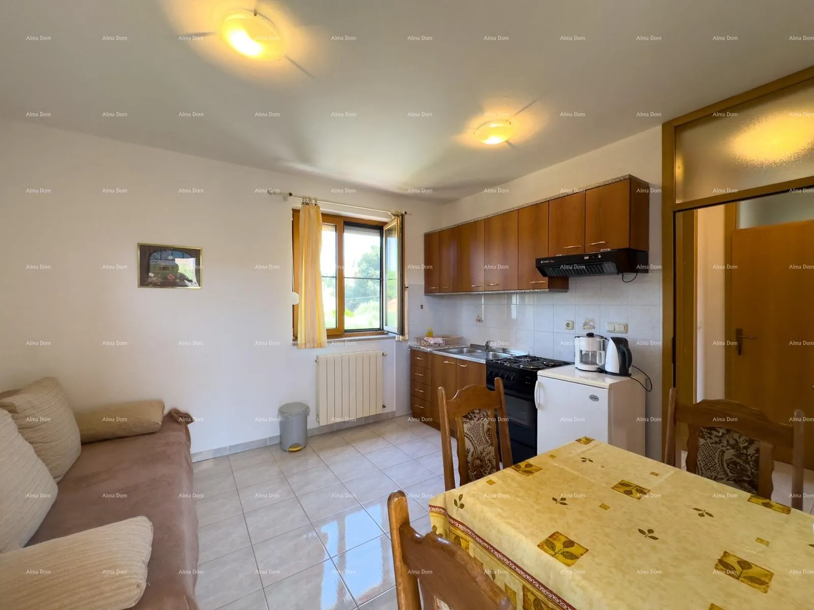 kuća prodajemo apartmansku kuću na mirnoj lokaciji u medulinu! - slika 30