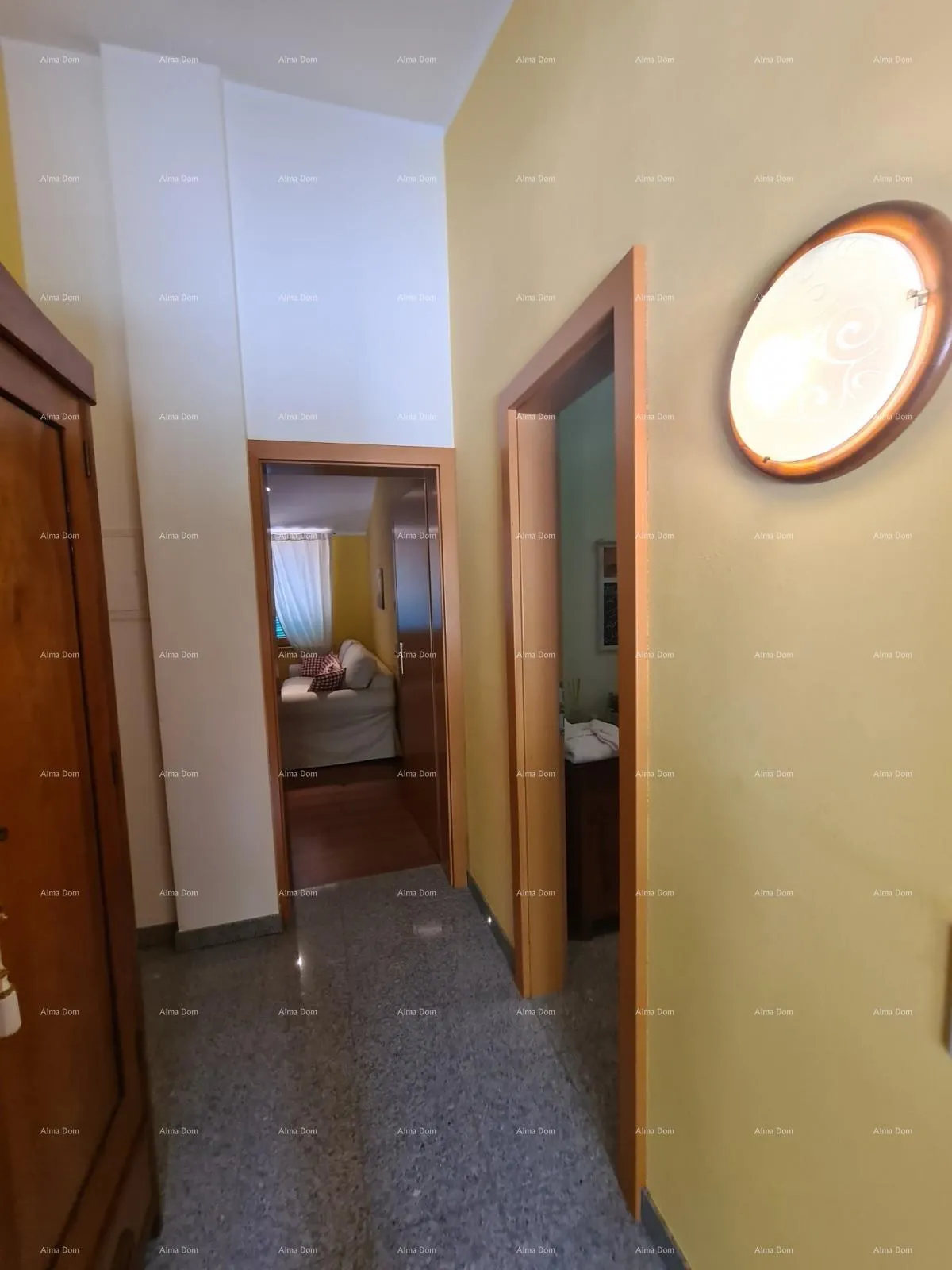 kuća kuća s bazenom i velikom okućnicom! blizina mjesta marčane. - slika 26