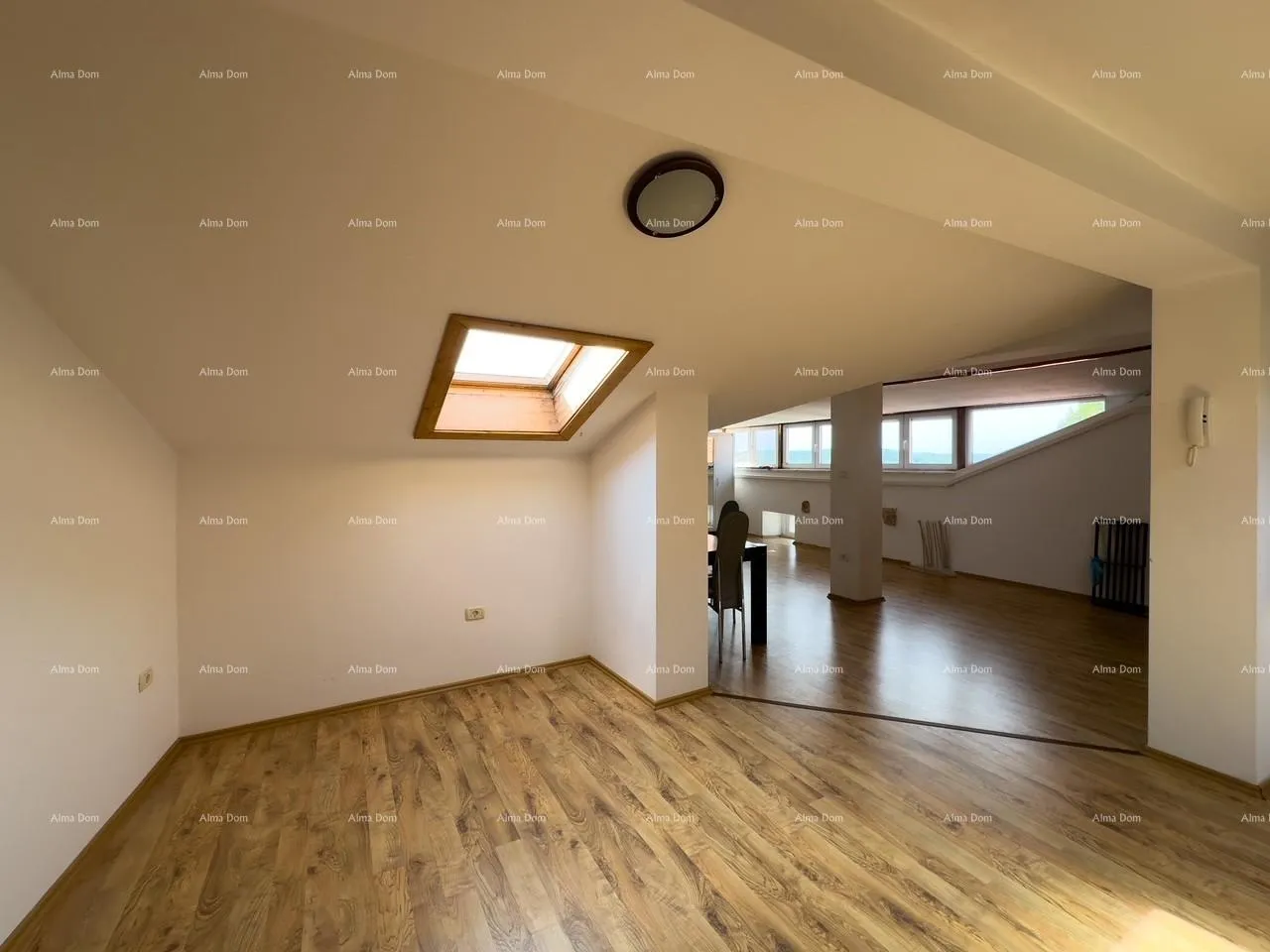 kuća prodaja renovirane kuće s pogledom na more, medulin! - slika 27