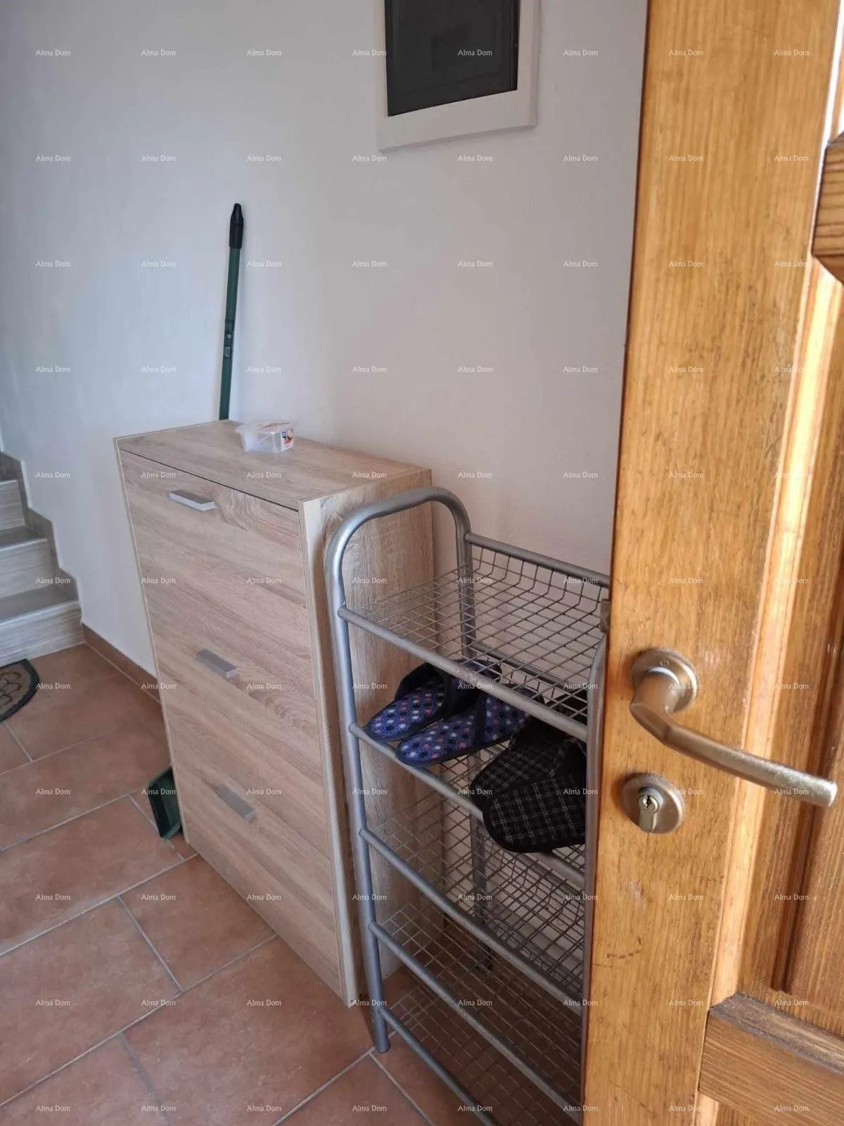 kuća prodaje se kamena kuća u nizu, nanovo obnovljena, buje! - slika 4