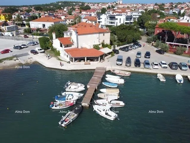 Kuća Poslovno-stambena zgrada pored mora, Medulin!