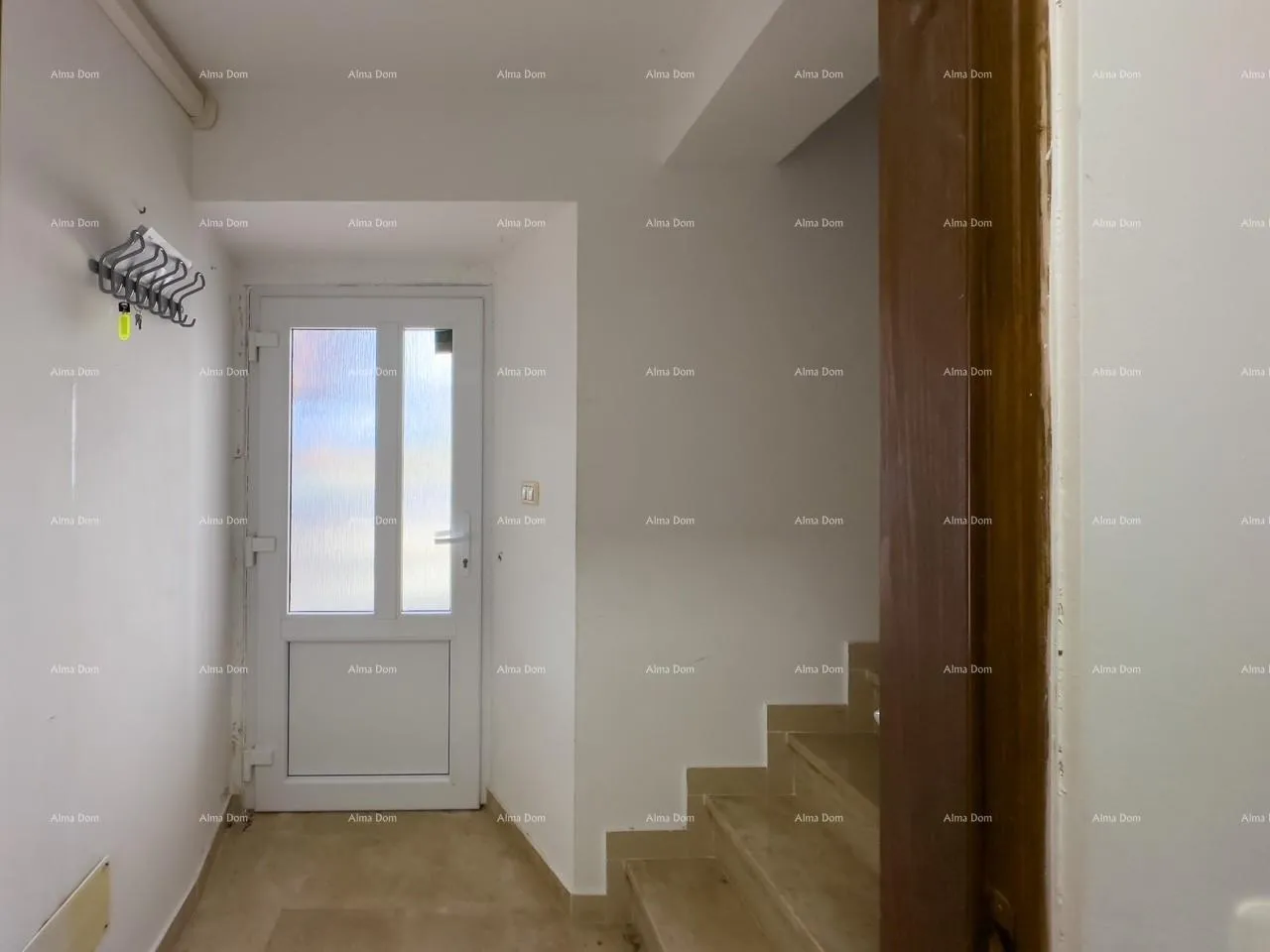 kuća prodaja renovirane kuće s pogledom na more, medulin! - slika 11
