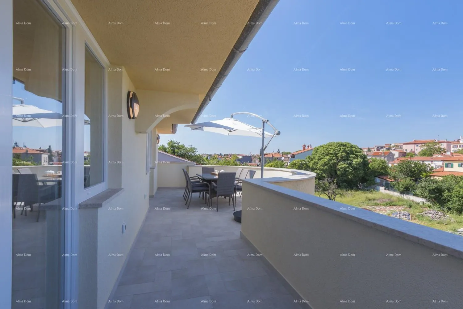 stan blizina medulinskih hotela, namješten i odmah useljiv apartman. - slika 2