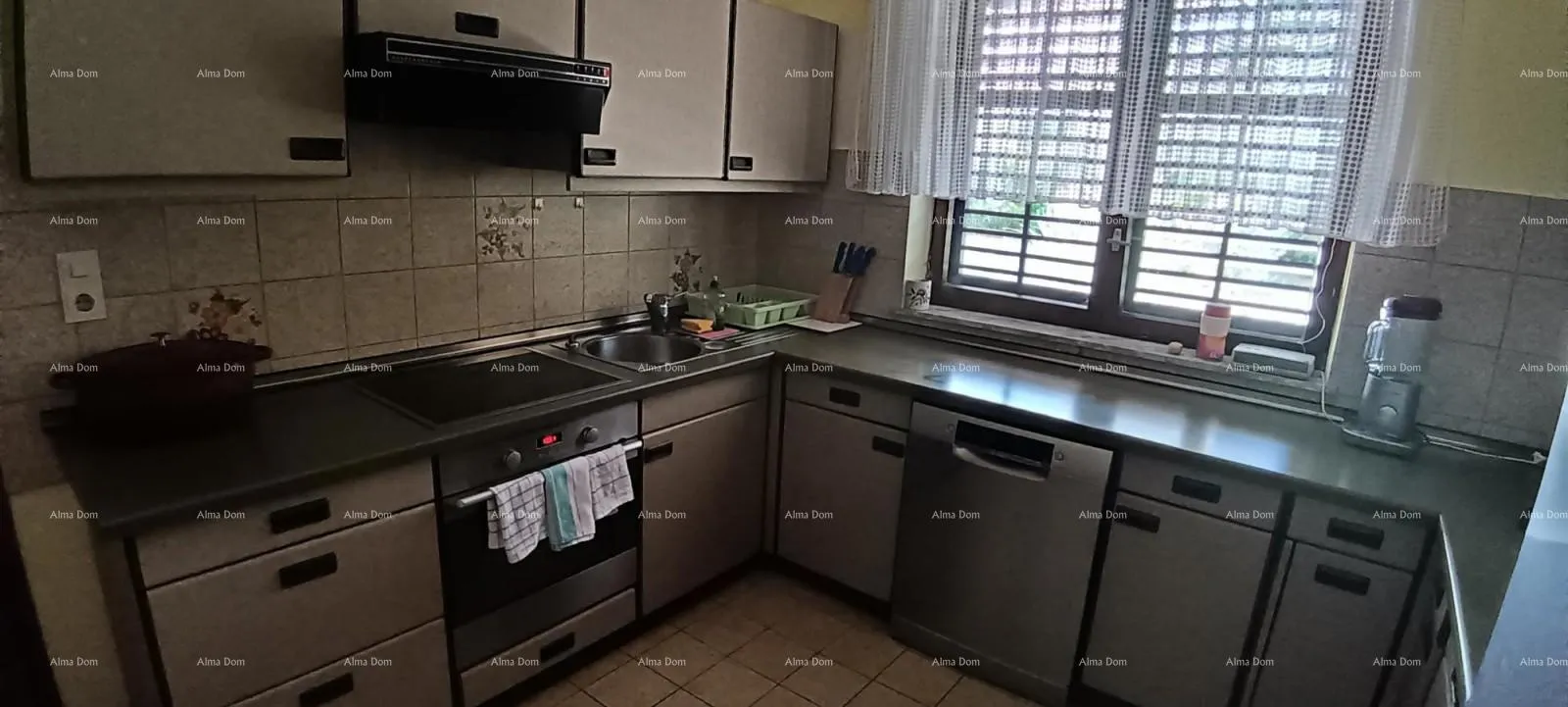 kuća poreč, apartmanska kuća 330m² s bazenom - slika 8