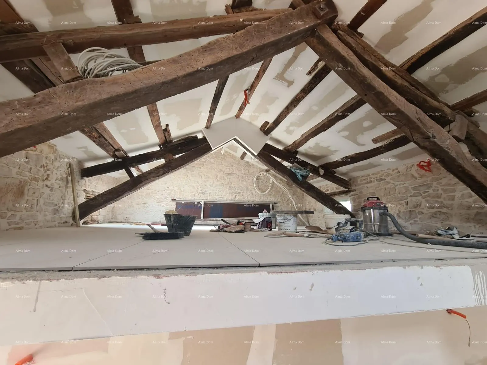 kuća prodaje se kuća s konobom u fazi renovacije, krnica! - slika 28