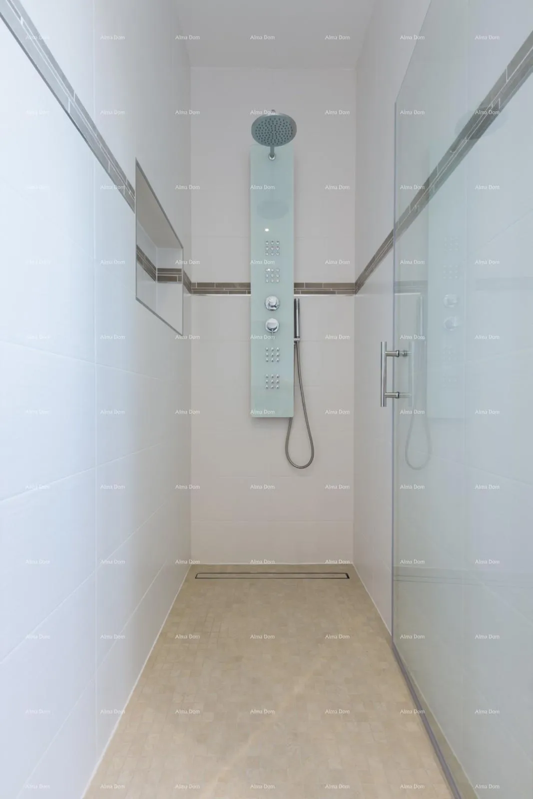 stan blizina medulinskih hotela, namješten i odmah useljiv apartman. - slika 19