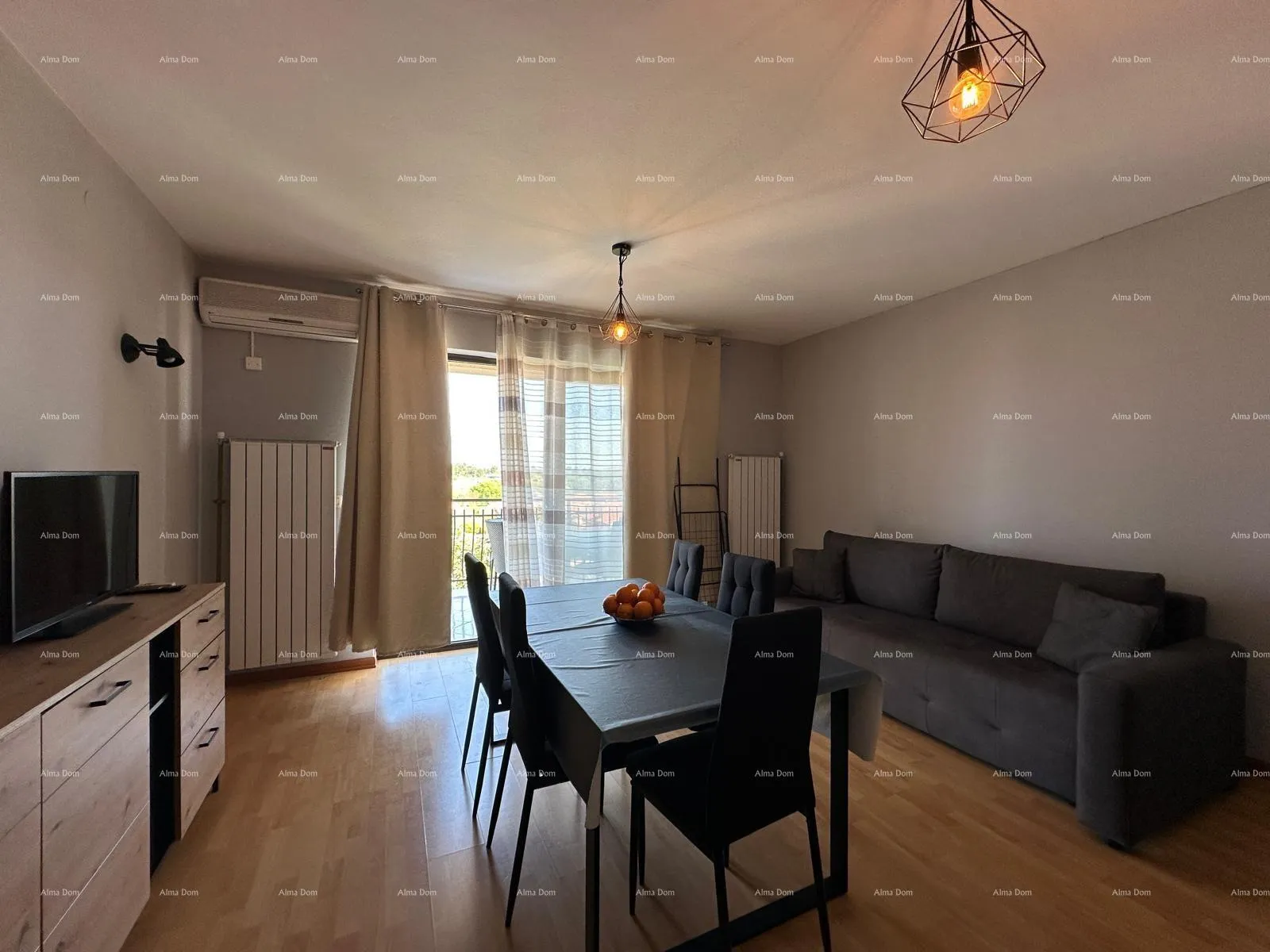 kuća prodajemo kuću sa pet apartmana na odličnoj lokaciji! - slika 25