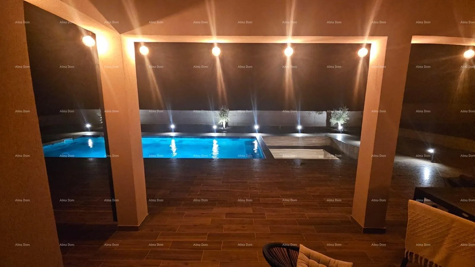 kuća prekrasna kuća s bazenom i vrtom blizu labina - slika 13