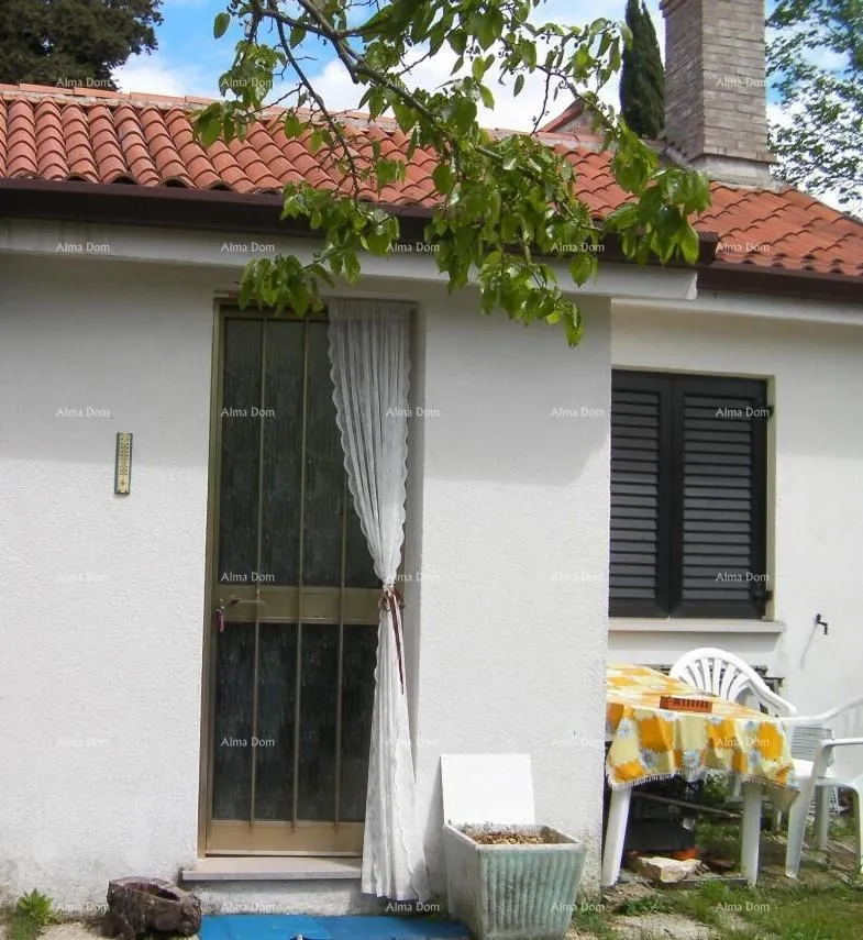 kuća kuća u blizini oprtlja, s dvorištem i pogledom na prirodu - slika 4