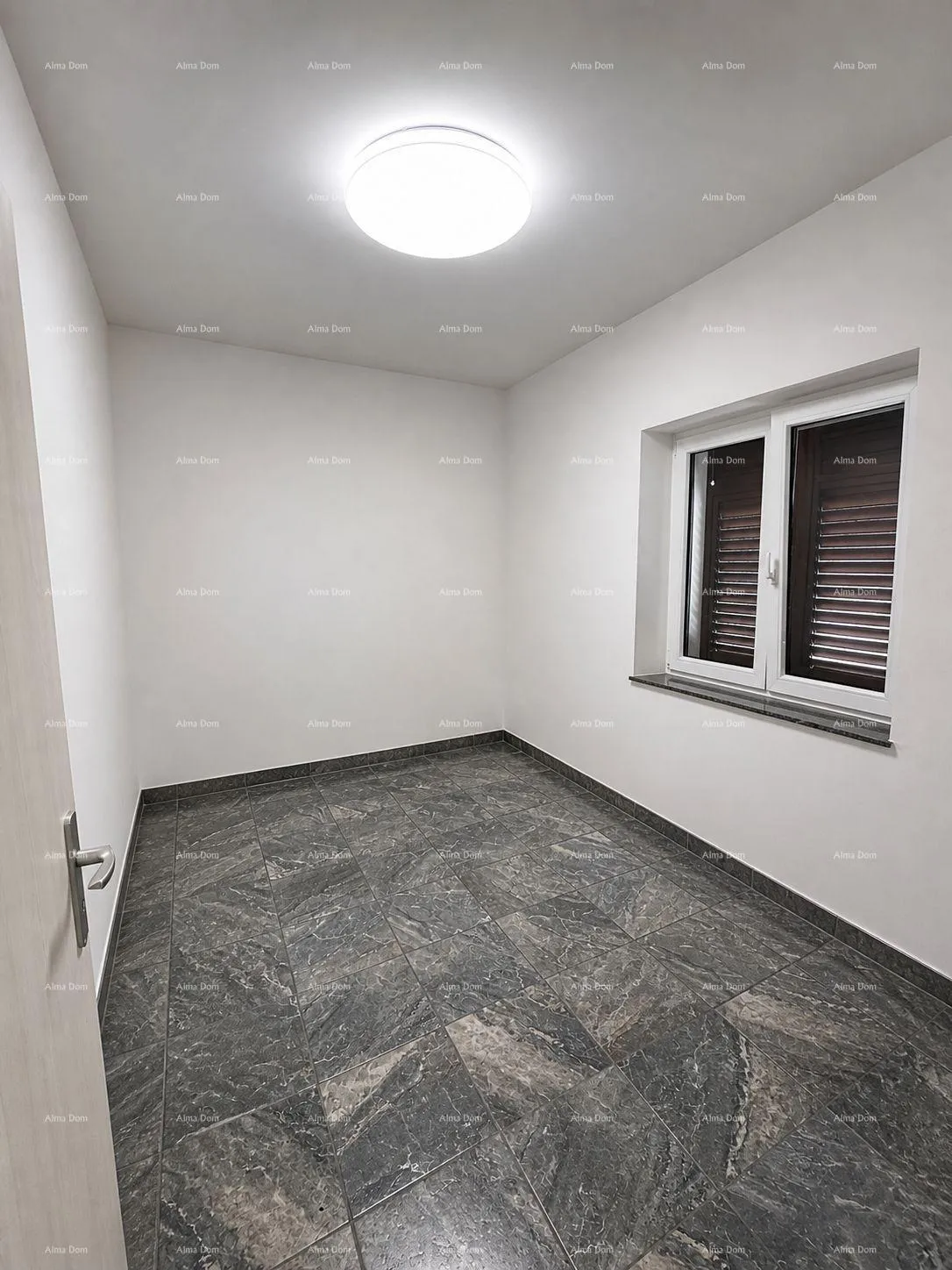 stan renovirani stan u centru pule, 50 m² s podnim grijanjem i modernim dizajnom - slika 9