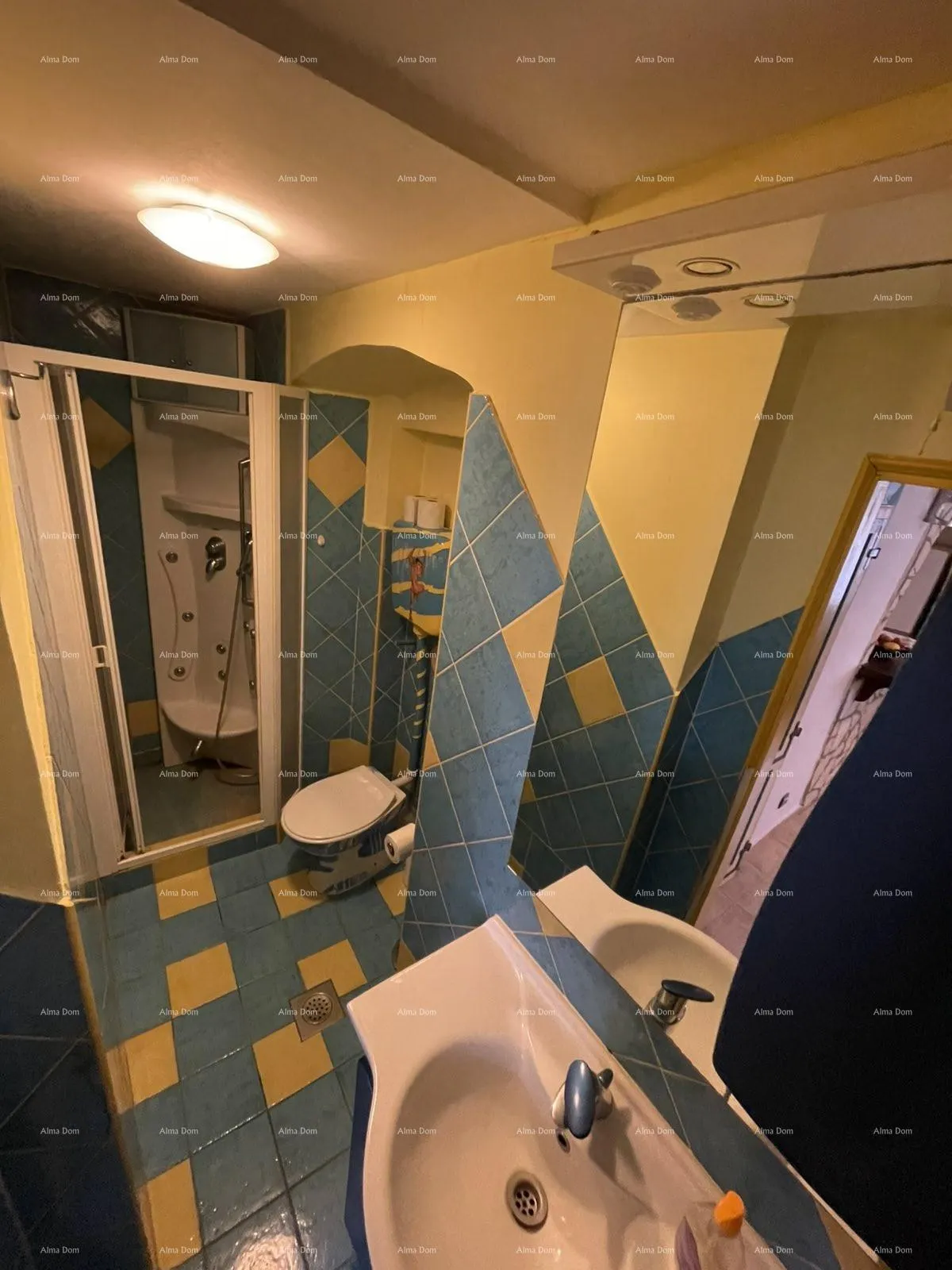stan prodaje se stan 44 m2 u puli, u blizini centra i arene - slika 11