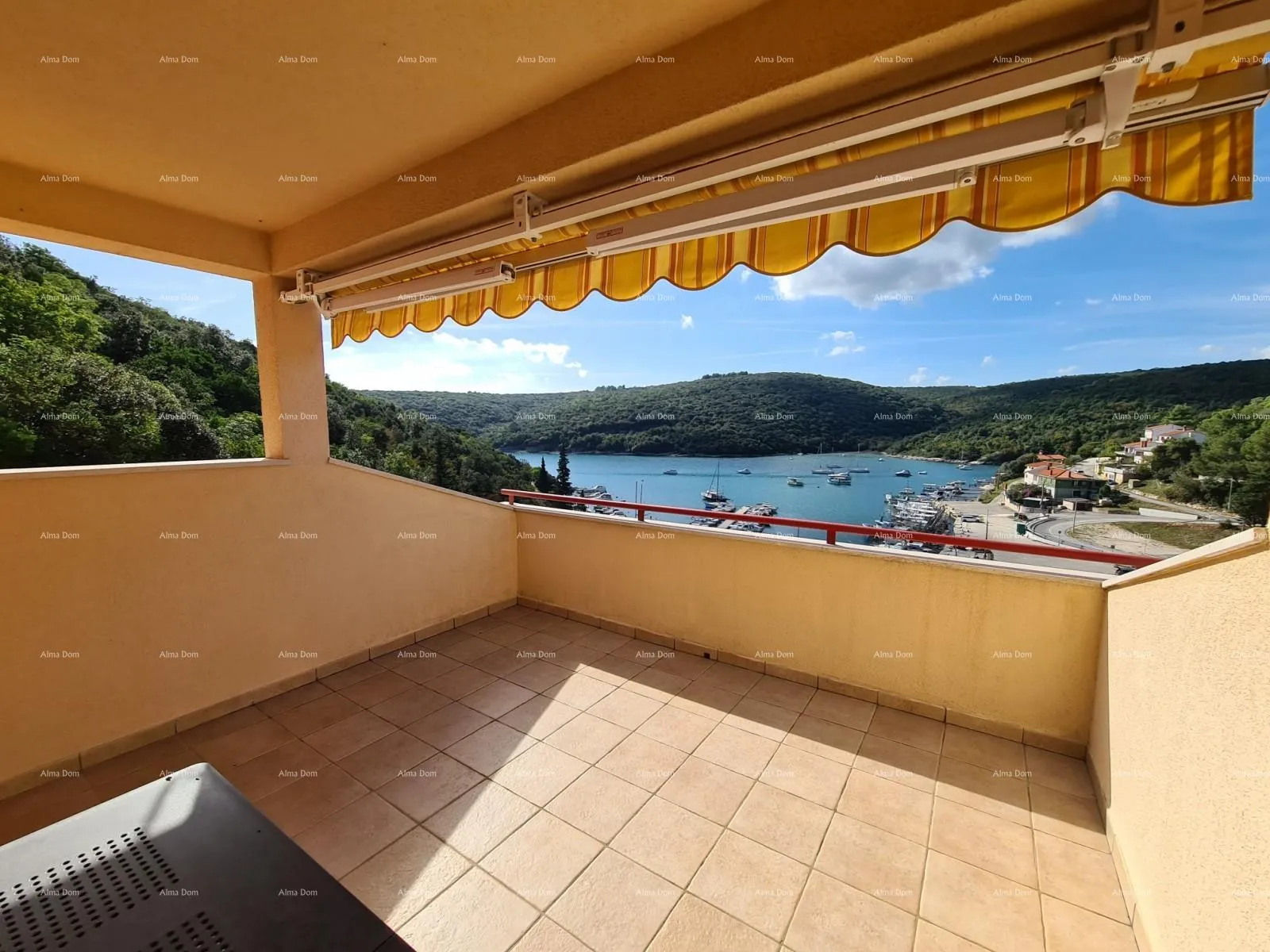 stan apartman sa otvorenim pogledom na uvalu i more. - slika 3