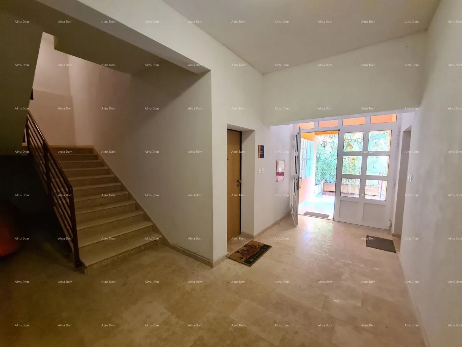 stan apartman sa otvorenim pogledom na uvalu i more. - slika 5