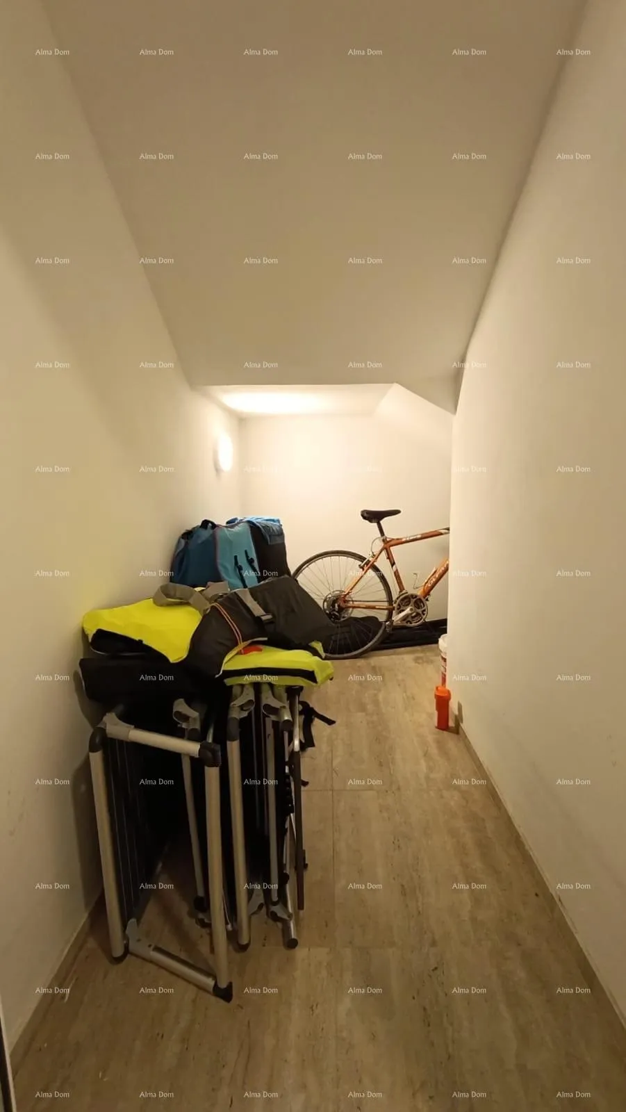 stan apartman s terasom, parkirnim mjestom i zajedničkim bazenom – premantura - slika 20