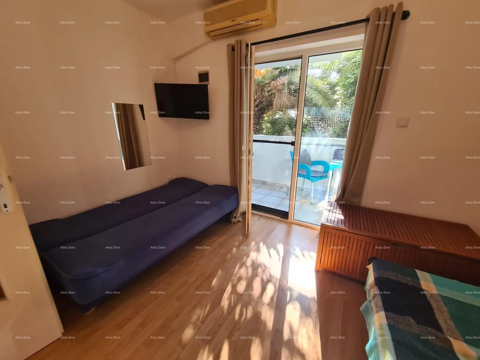 stan prizemni apartman s lođom i bazenom. medulin. - slika 12