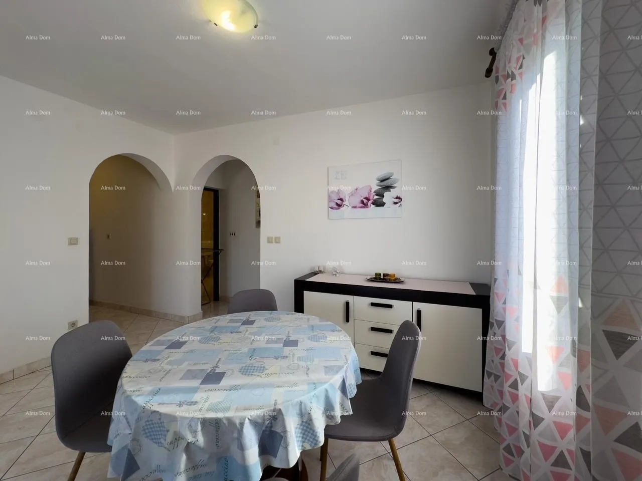 kuća prodajemo kuću sa sedam apartmana na velikoj okućnici sa bazenom i garažom. banjole - slika 21