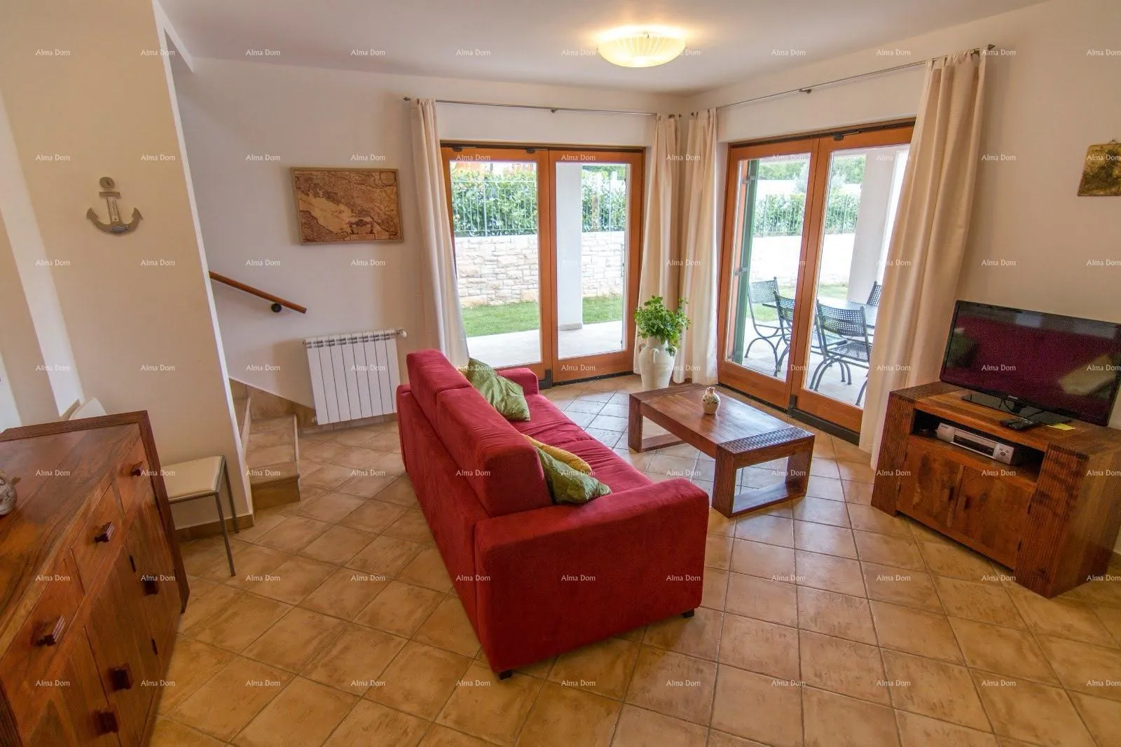 kuća vila s dva apartmana i bazenom, okolica labina - slika 3