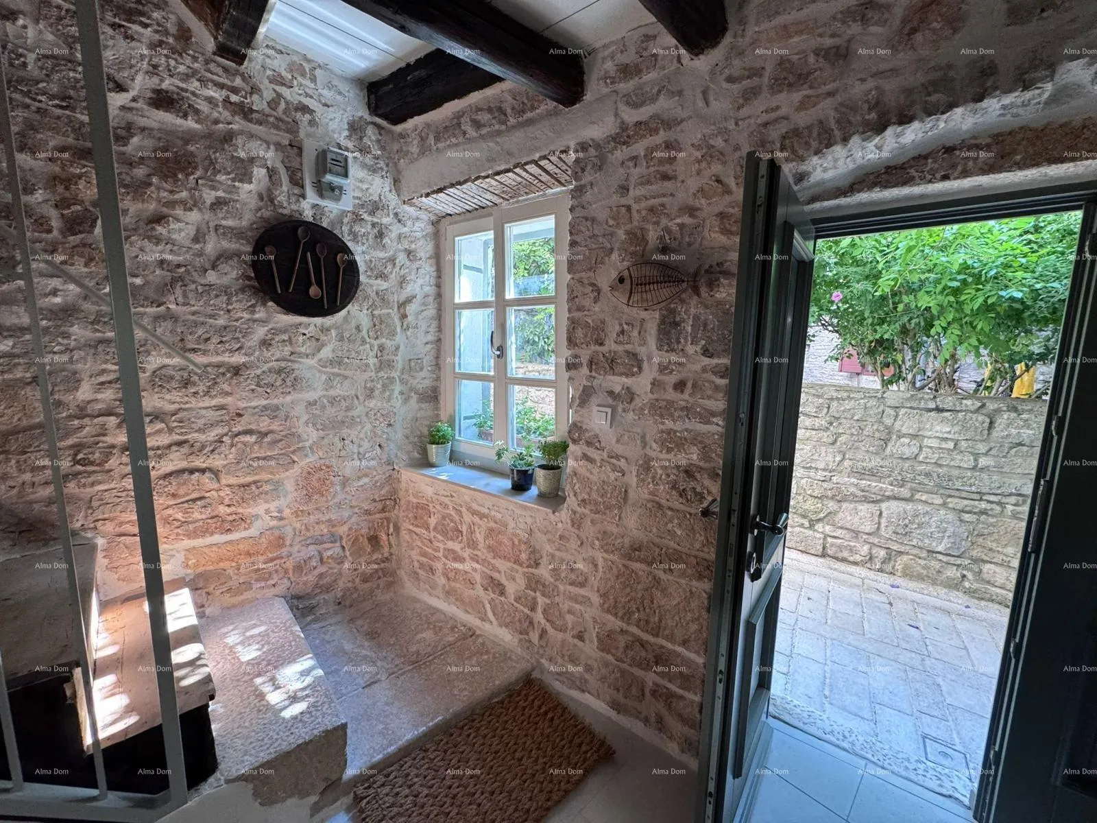 kuća kamena kuća s bazenom i panoramskim pogledom na more – kaštelir - slika 9