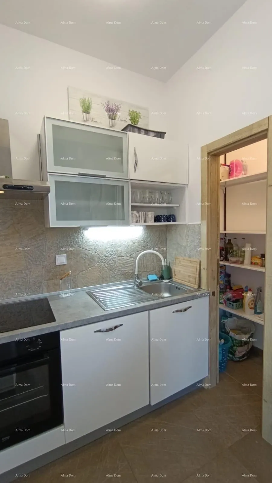 stan apartman s terasom, parkirnim mjestom i zajedničkim bazenom – premantura - slika 9