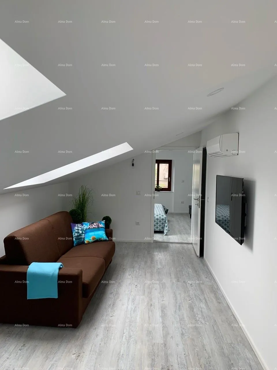 kuća prelijepa kuća s tri etažirana apartmana u staroj jezgri grada, poreč! - slika 44