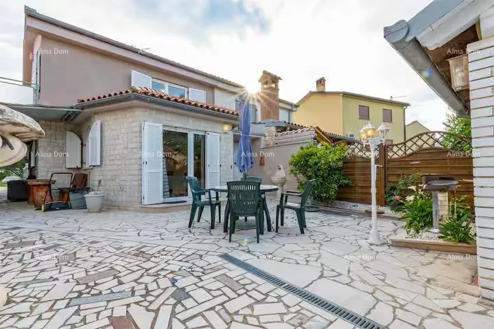 kuća izvrsna prilika! prodaja - atraktivna dvojna kuća s bazenom i uređenom okućnicom, banjole! - slika 30