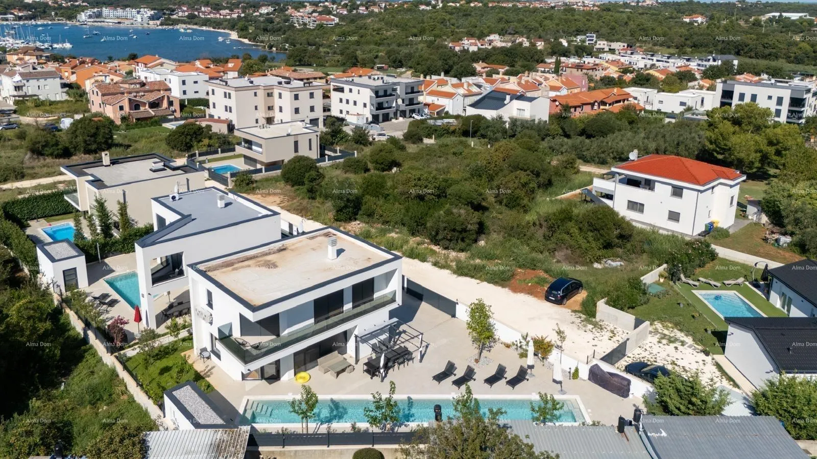 kuća prodaja - novoizgrađena, moderna i ekskluzivna vila s bazenom, volme, pula! - slika 2