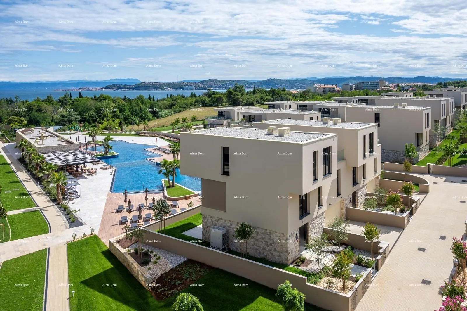Stan Umag, resort luksuza i ljepote! Prodaja stanova u resortu s zajedničkim, krovnim infinity bazenom od 105m!